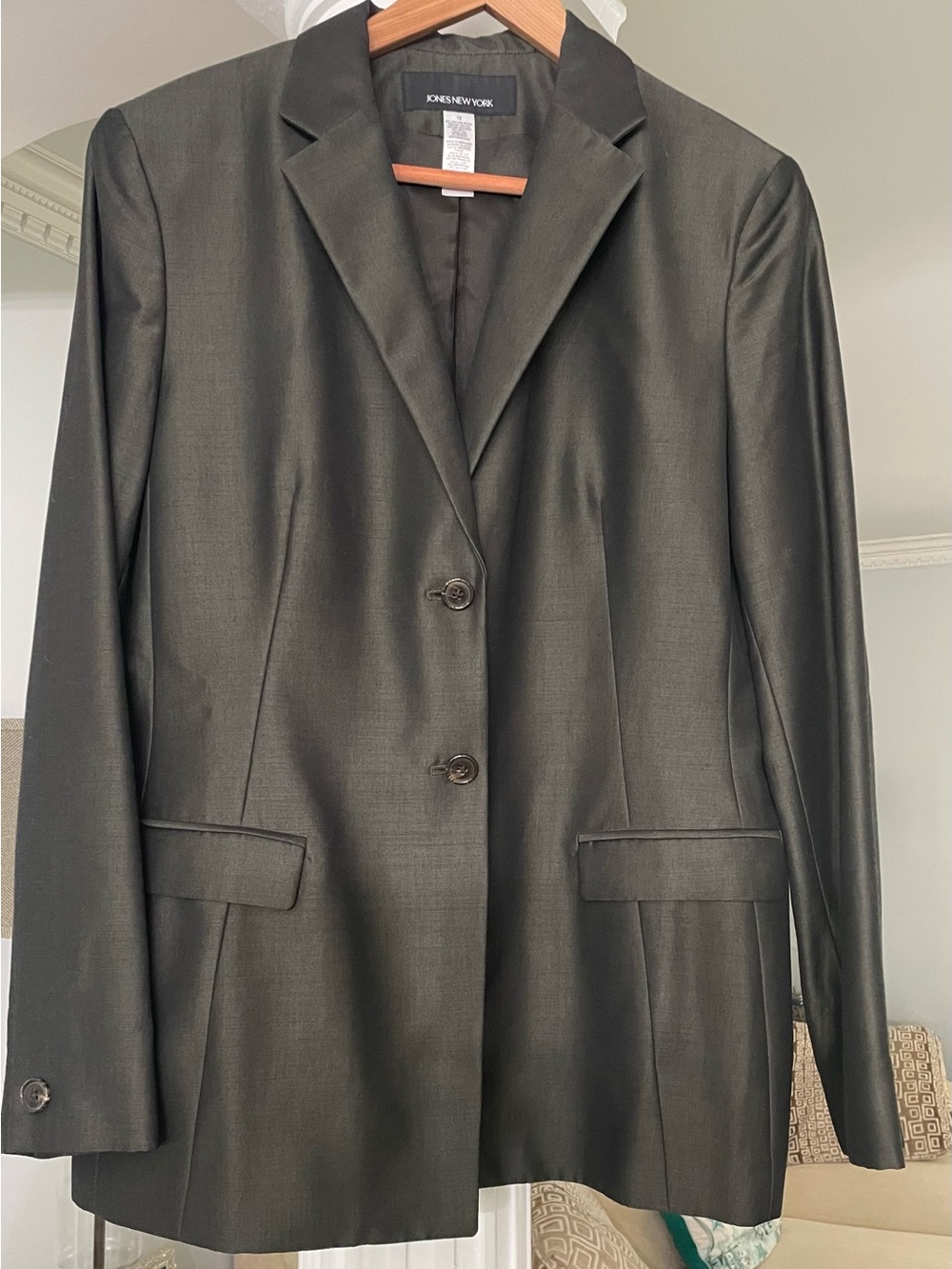 Jones New York Women's size 12 brown, toilord blazer, two buttons closure.
